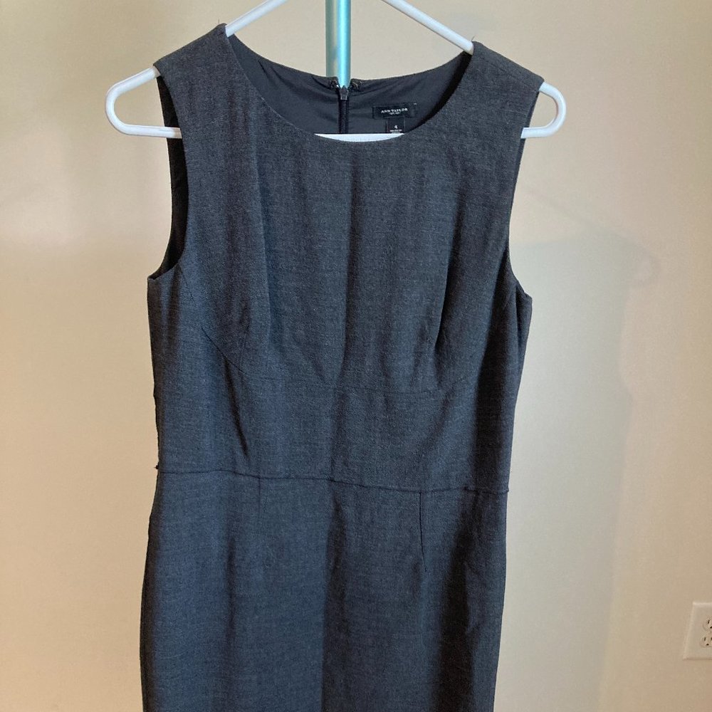 2 for $10 | Gray Ann Taylor size 4 dress